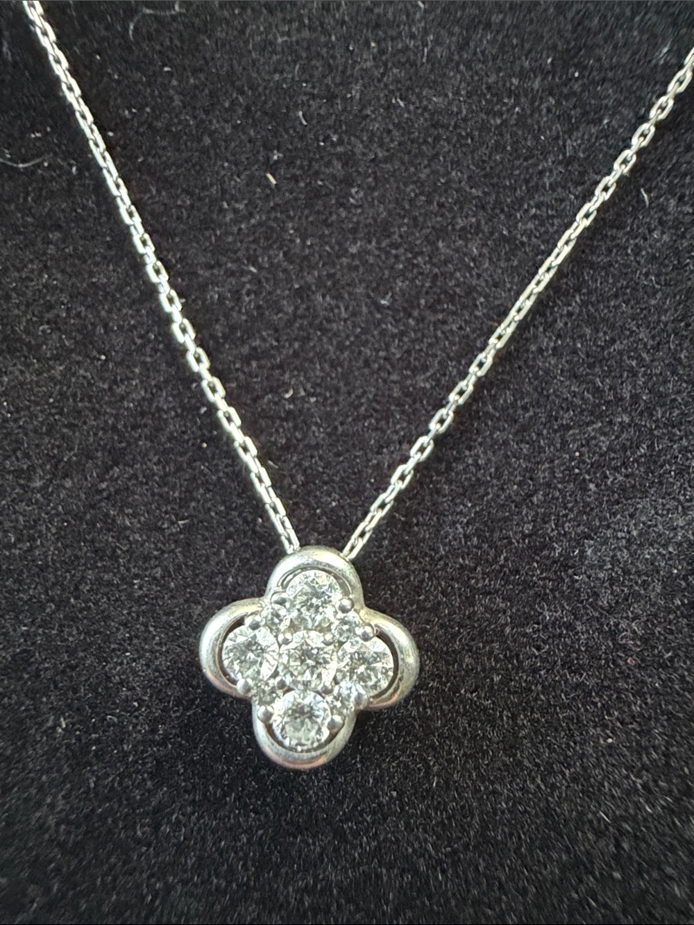 Sterling Silver Flower Cluster Pendant Necklace in Silver